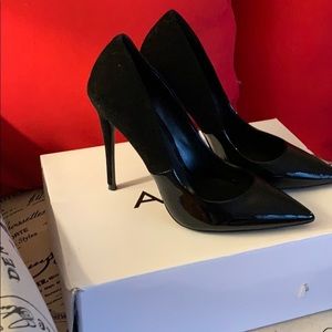 Barely worn sz 6 blk patent & blk suede Aldo pump